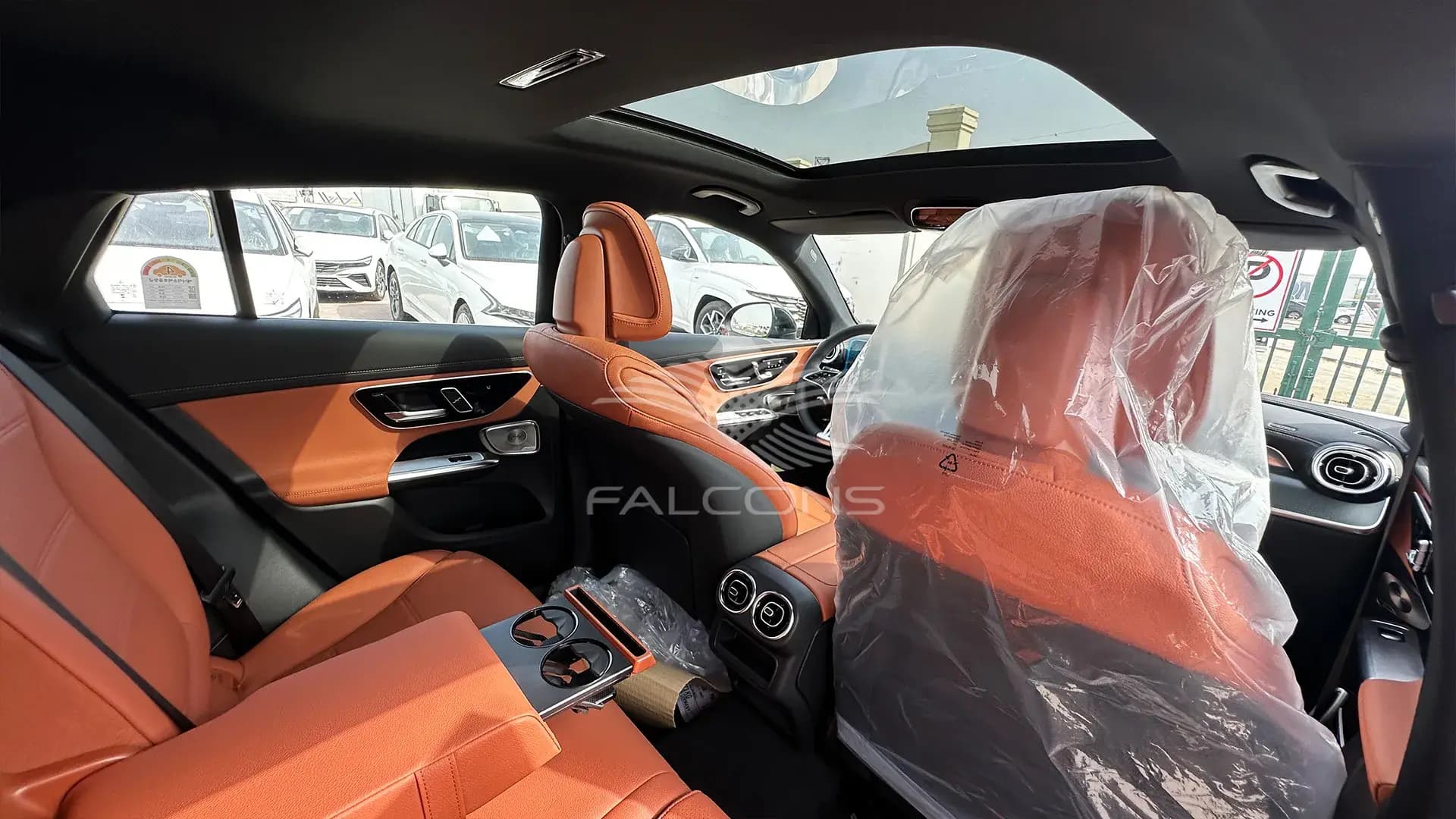 2.0L 300 4MATIC AT Coupe - Image 18