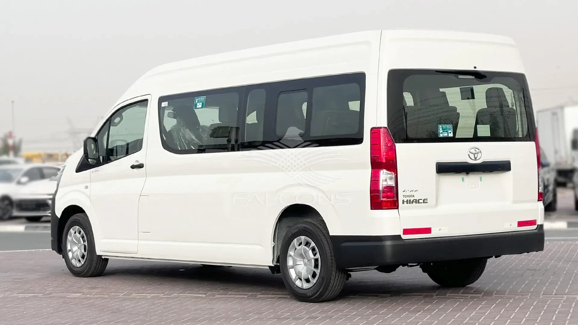 3.5L 6 Cylinders 13 seater 6AT - Image 2