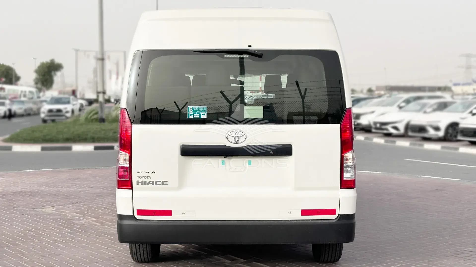 3.5L 6 Cylinders 13 seater 6AT - Image 3