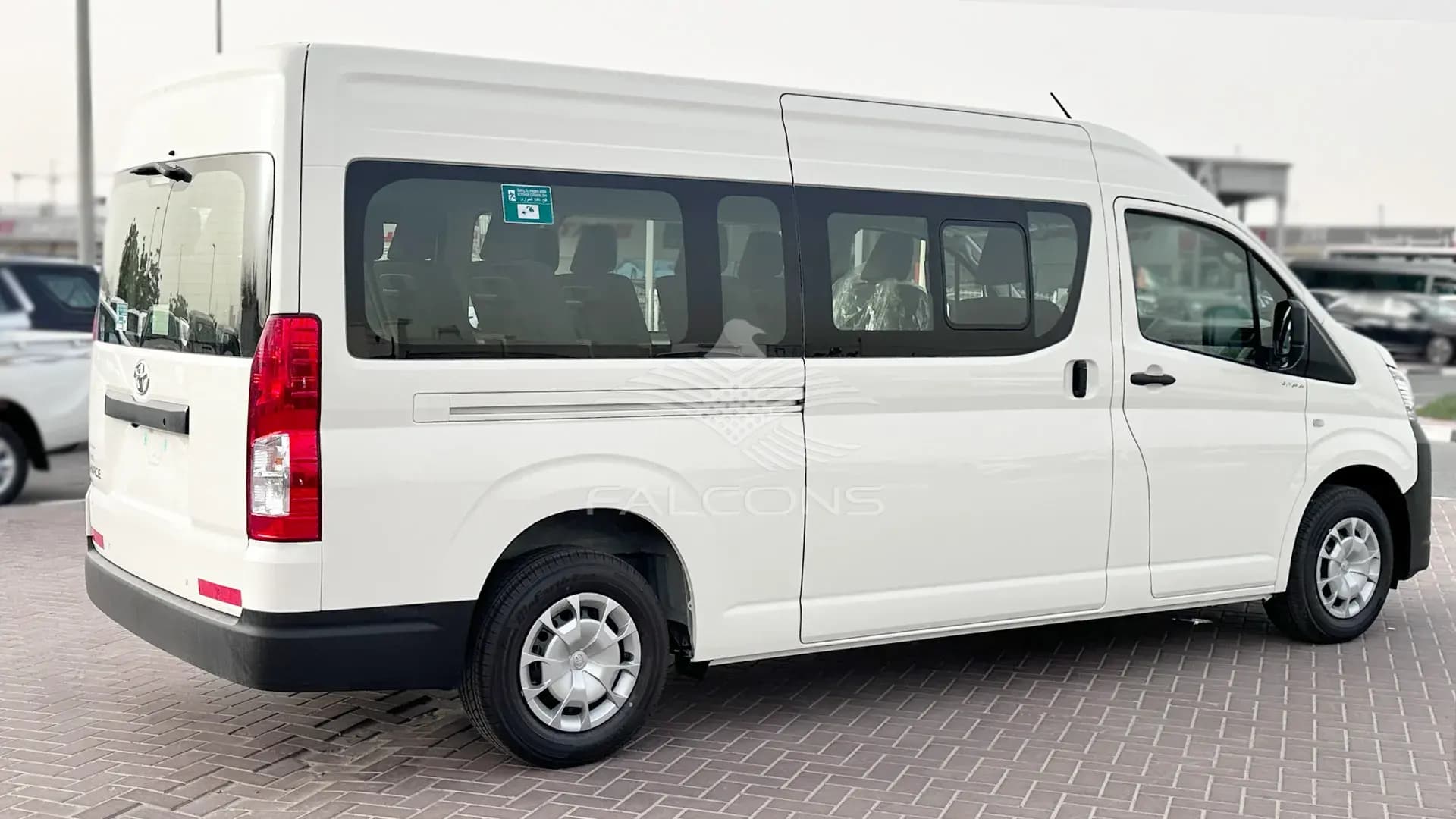 3.5L 6 Cylinders 13 seater 6AT - Image 4