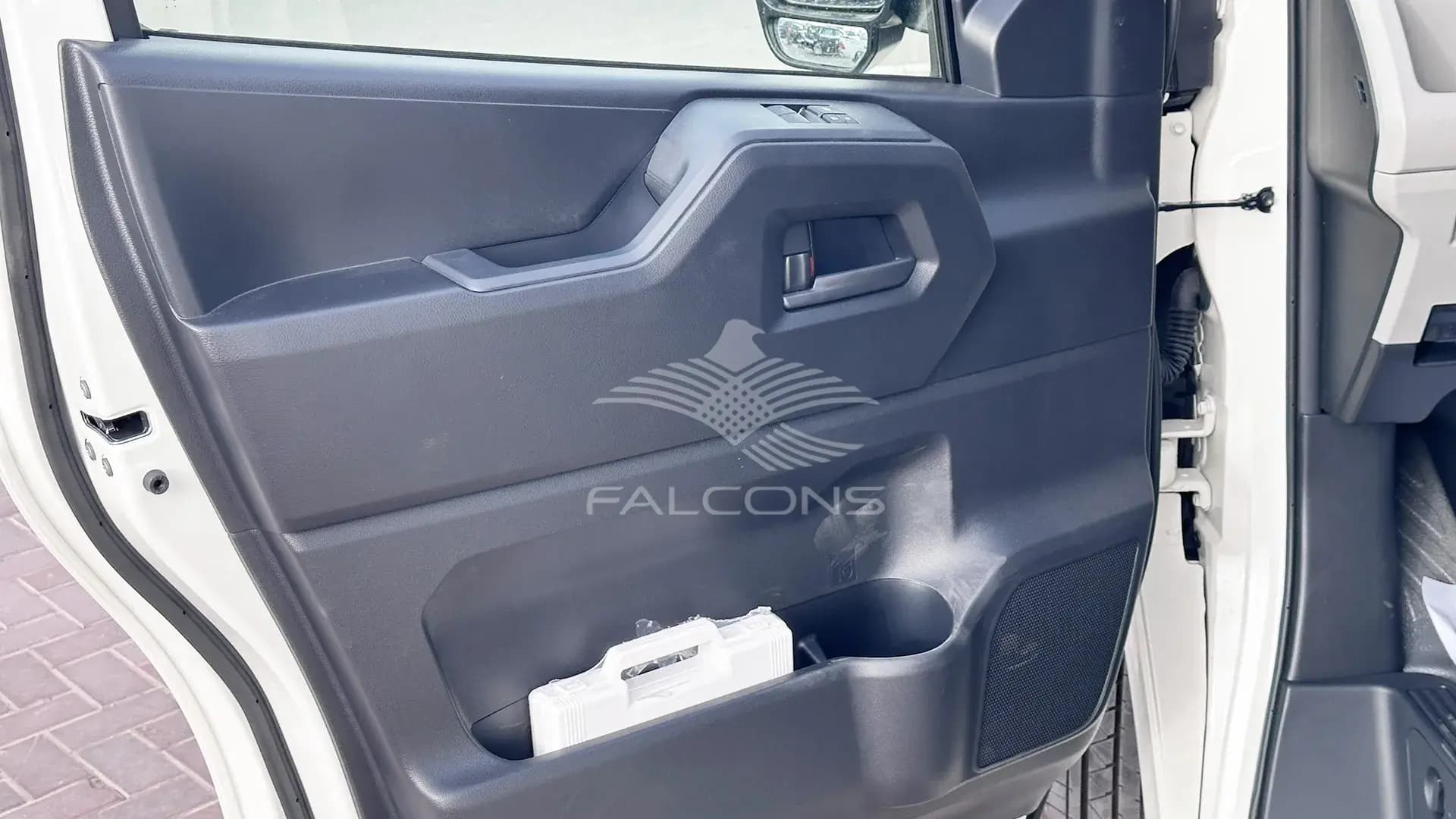 3.5L 6 Cylinders 13 seater 6AT - Image 10