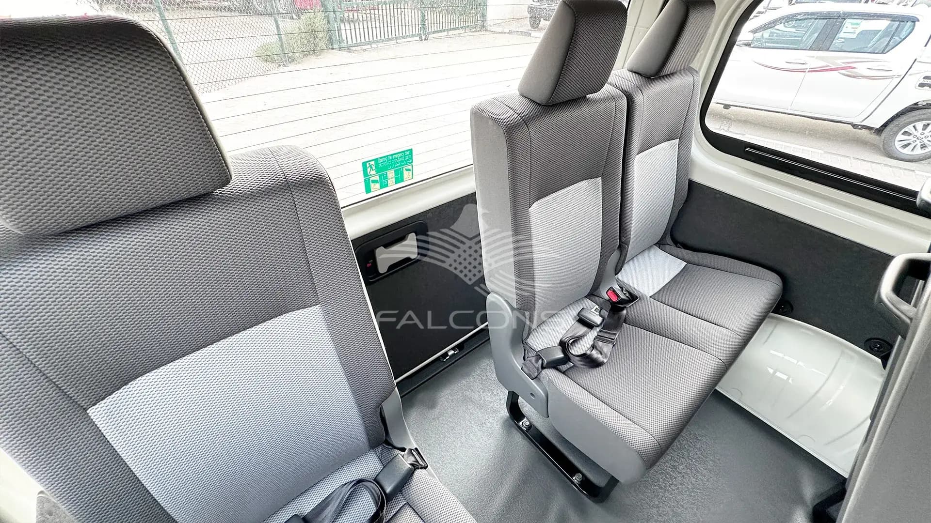 3.5L 6 Cylinders 13 seater 6AT - Image 15