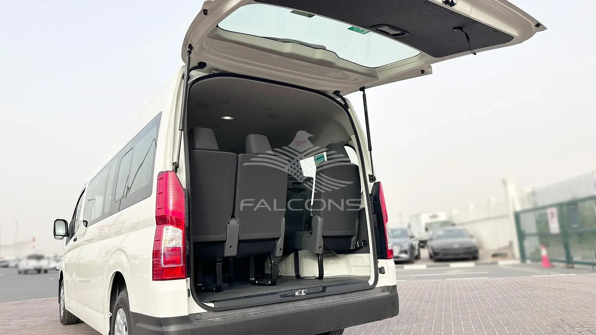 3.5L 6 Cylinders 13 seater 6AT - Image 17