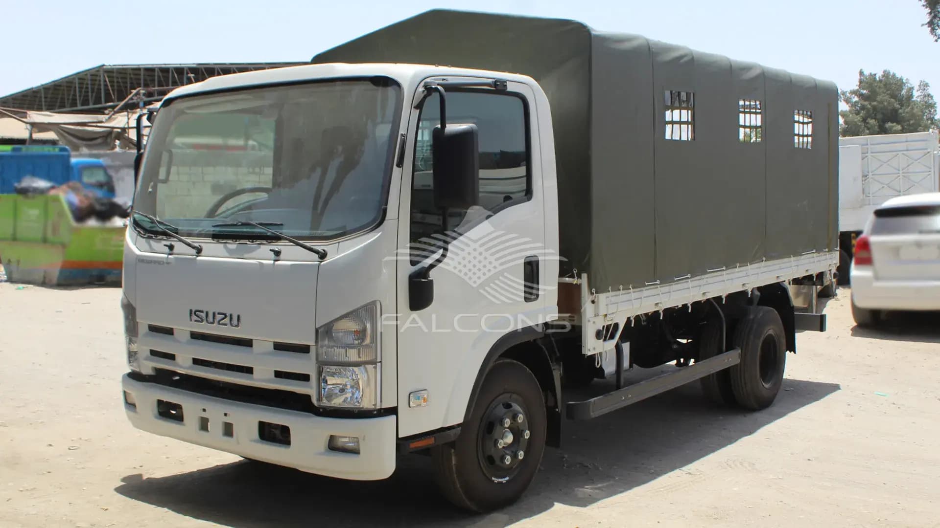 Troop Carrier w/ Cargo, Tarpaulin Roof cover & Benches MT
