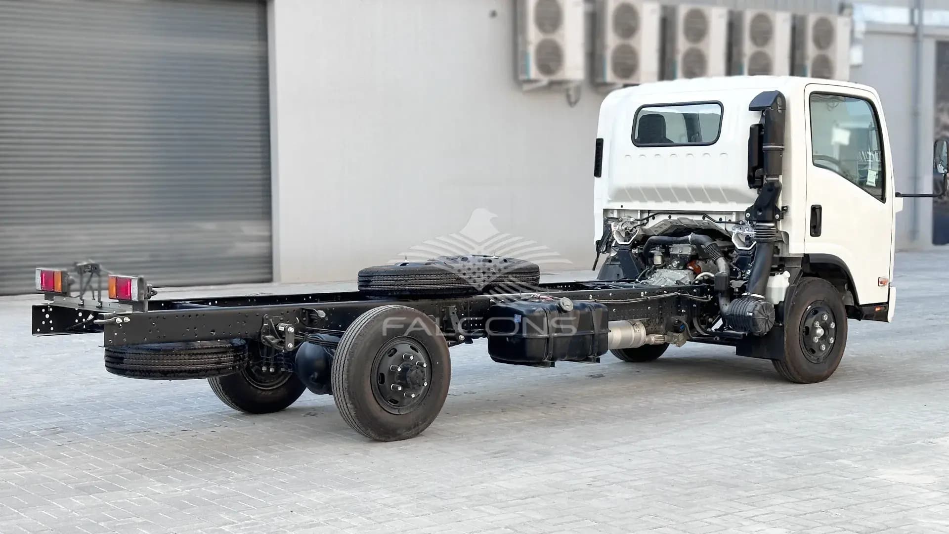 71L 4.6L Long Wheel Base Cab Chassis MT - Image 4