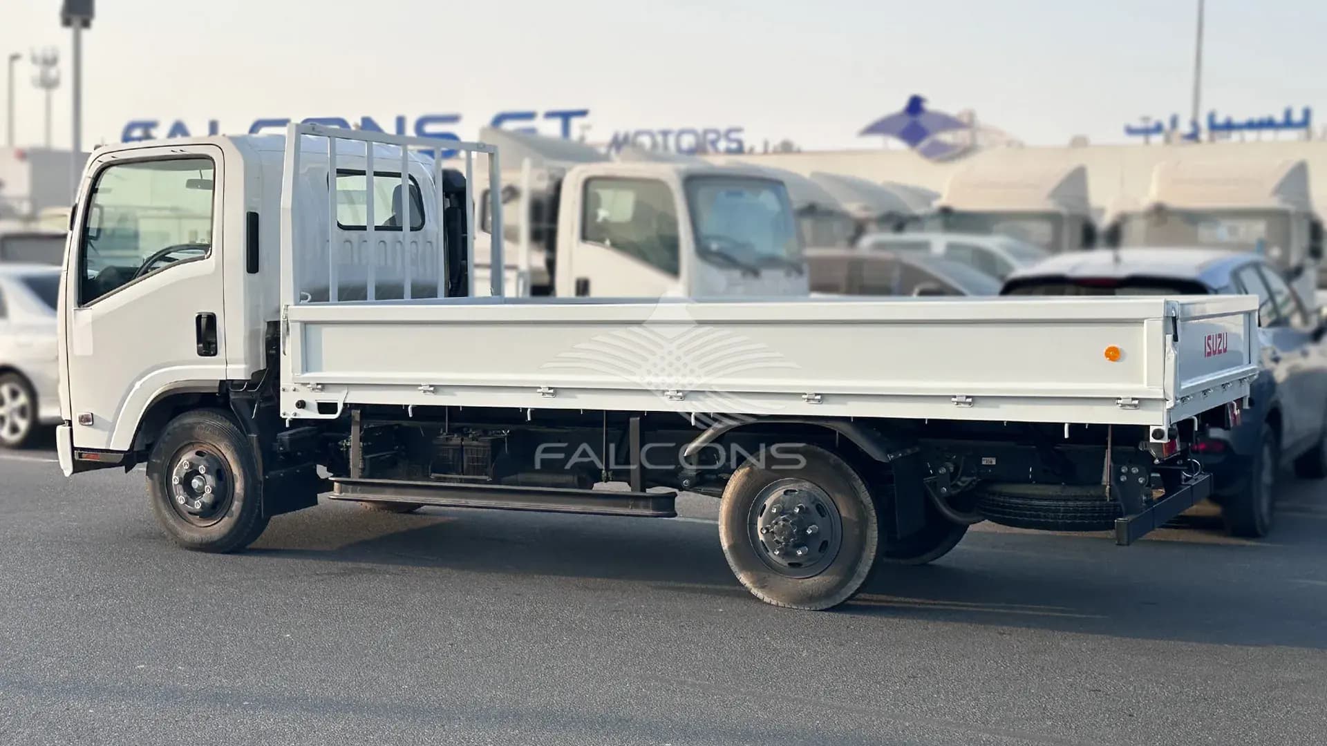 4570 cc (4.6L) 71 WOODEN CARGO MT - Image 2