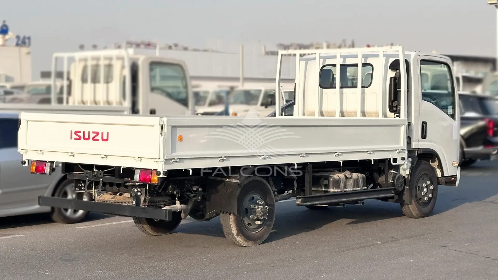 4570 cc (4.6L) 71 WOODEN CARGO MT - Image 4