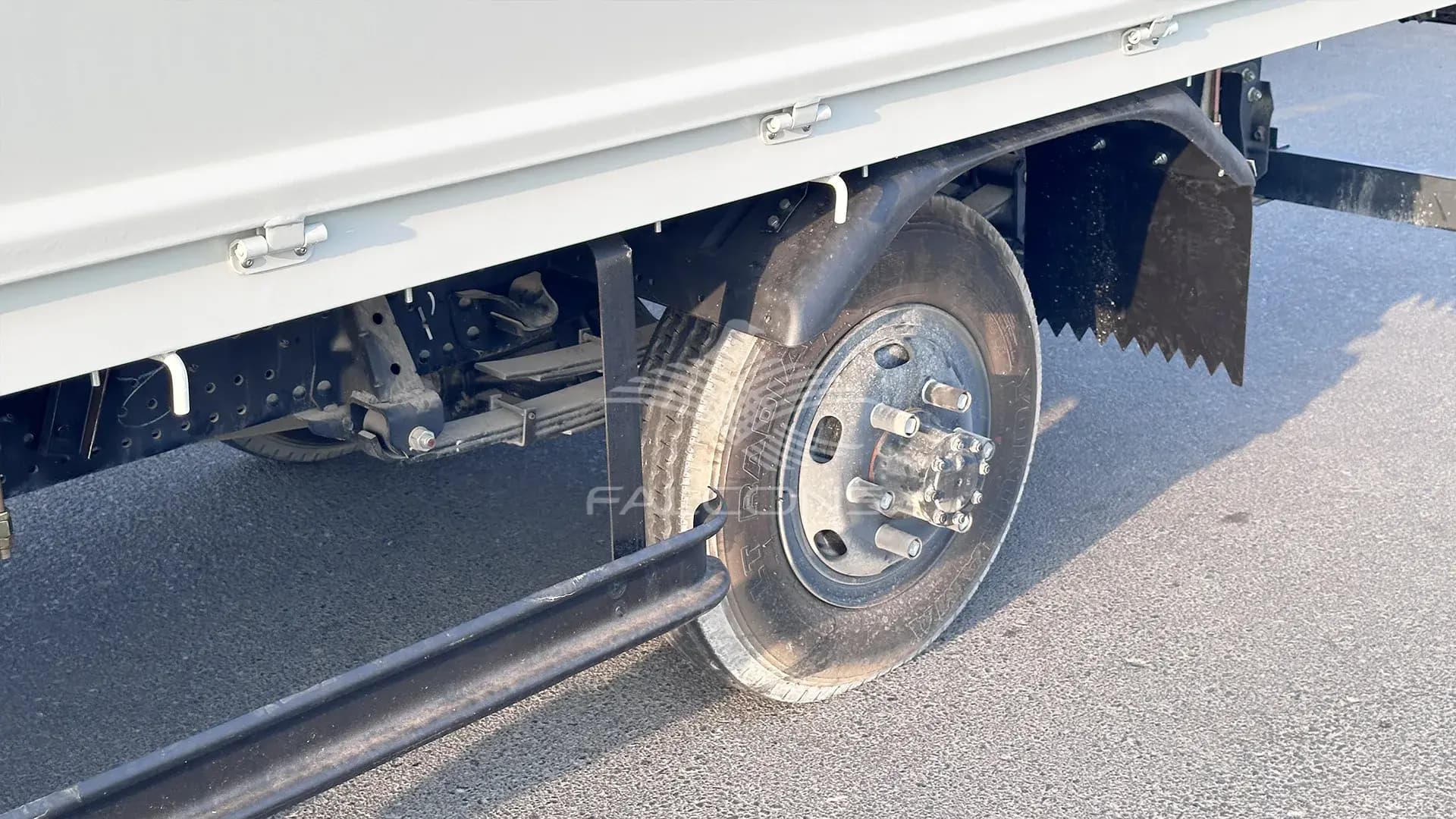 4570 cc (4.6L) 71 WOODEN CARGO MT - Image 10