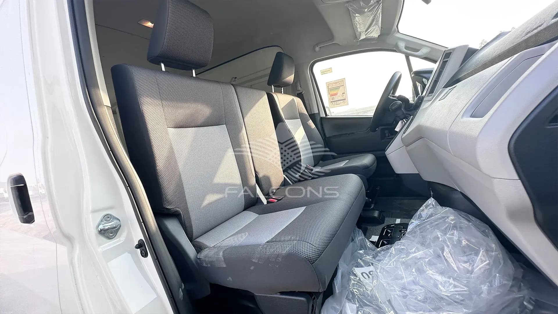 P/HGG23 3.5L 6 C High Roof Cargo AT - Image 11