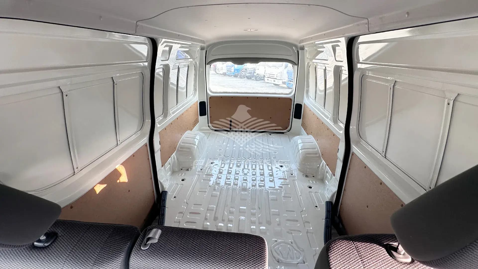 P/HGG23 3.5L 6 C High Roof Cargo AT - Image 17