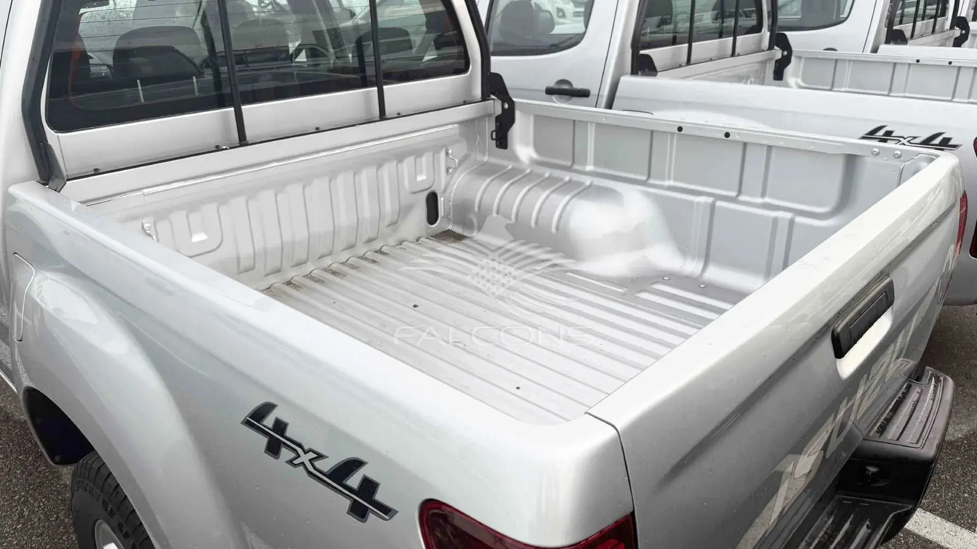 2.5L D C Mid 4X4 LHD GEN 6 E2 MT - Image 4