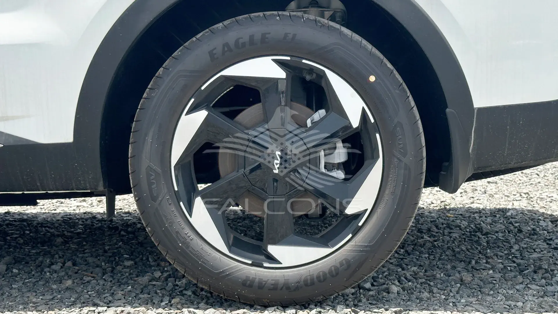 2.5L 2WD Panoramic S.Roof AT - Image 7