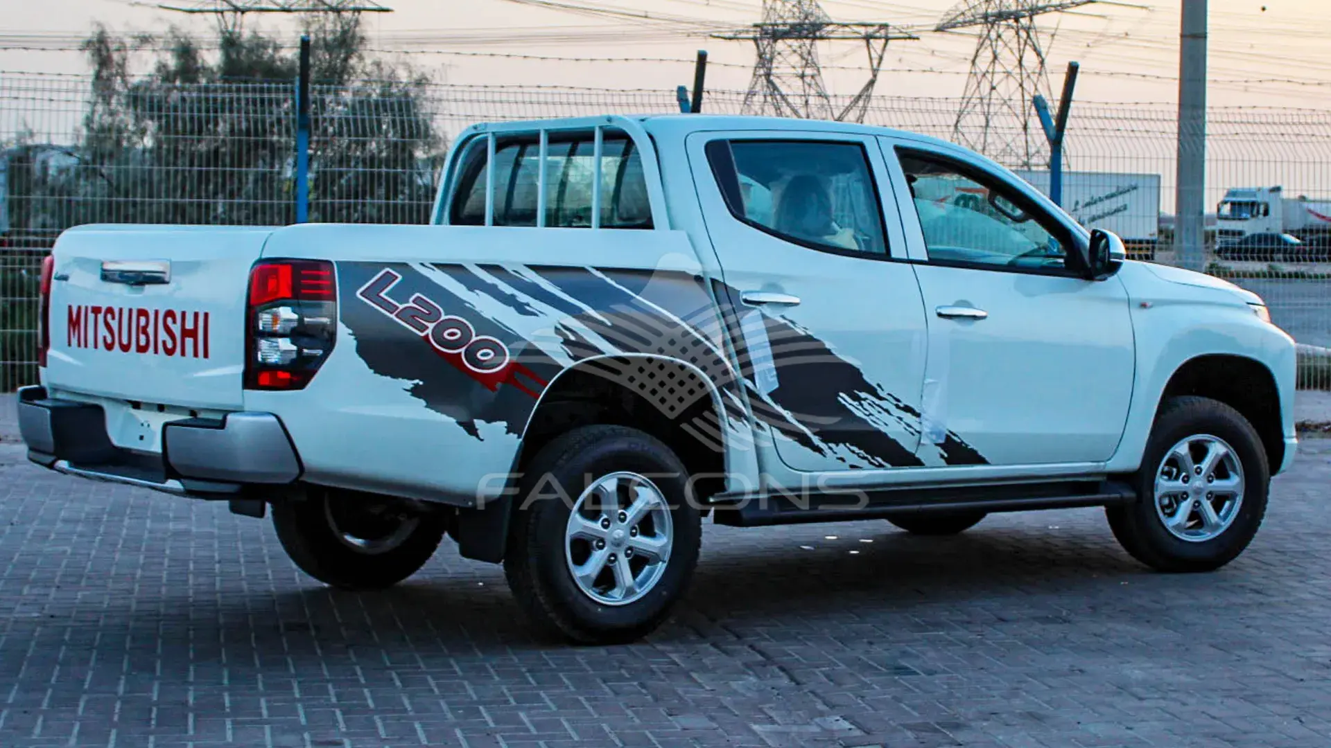 2.5L 4WD CHROME P DC 4WD MT - Image 6