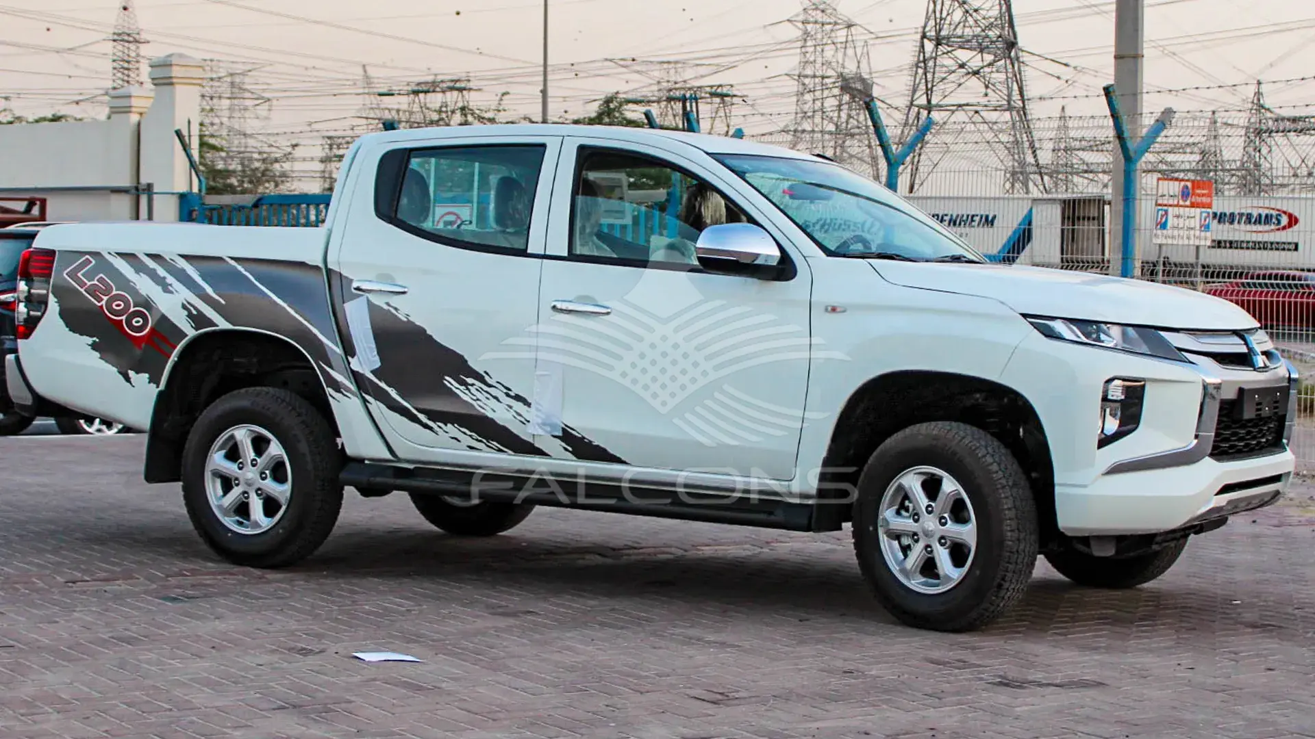 2.5L 4WD CHROME P DC 4WD MT - Image 8