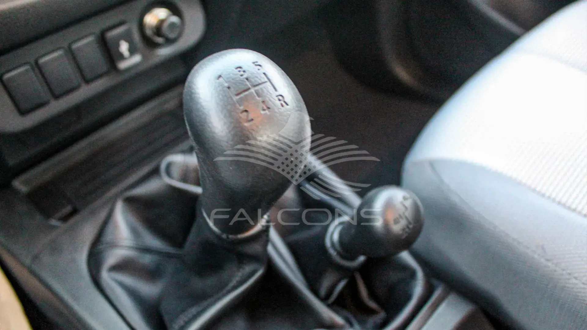2.5L 4WD CHROME P DC 4WD MT - Image 21