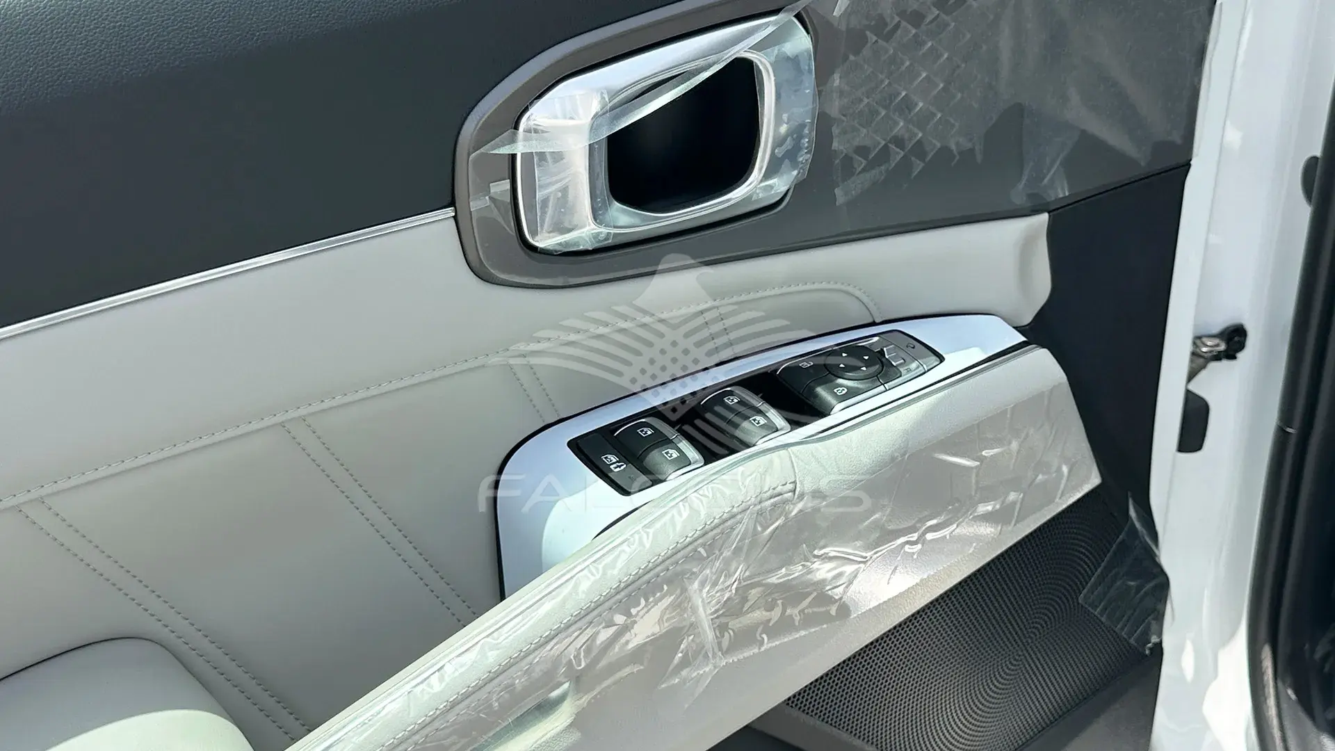 2.5L 4WD Panoramic S.Roof AT - Image 18