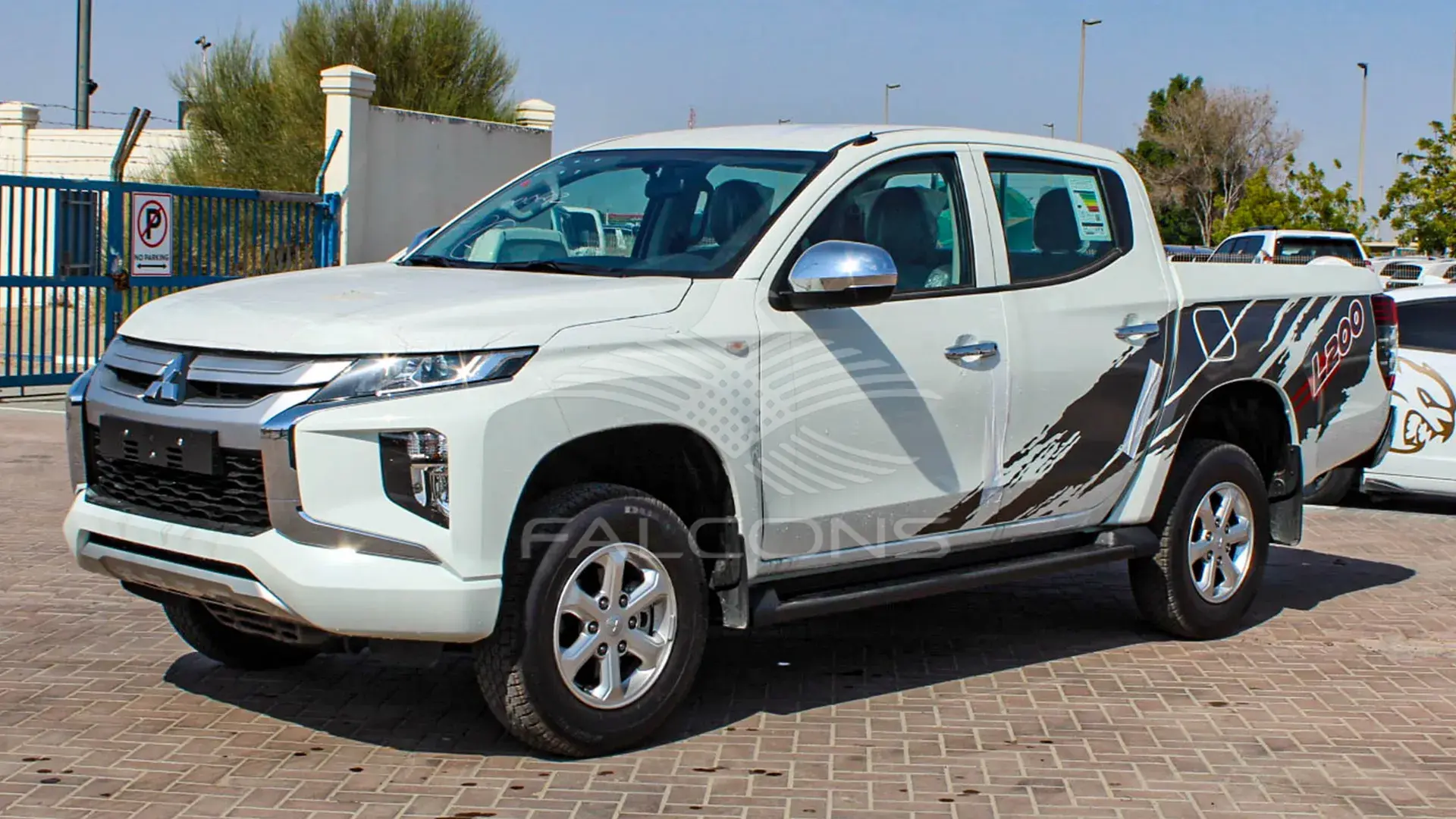 2.5L D DC 4WD CHROME MT