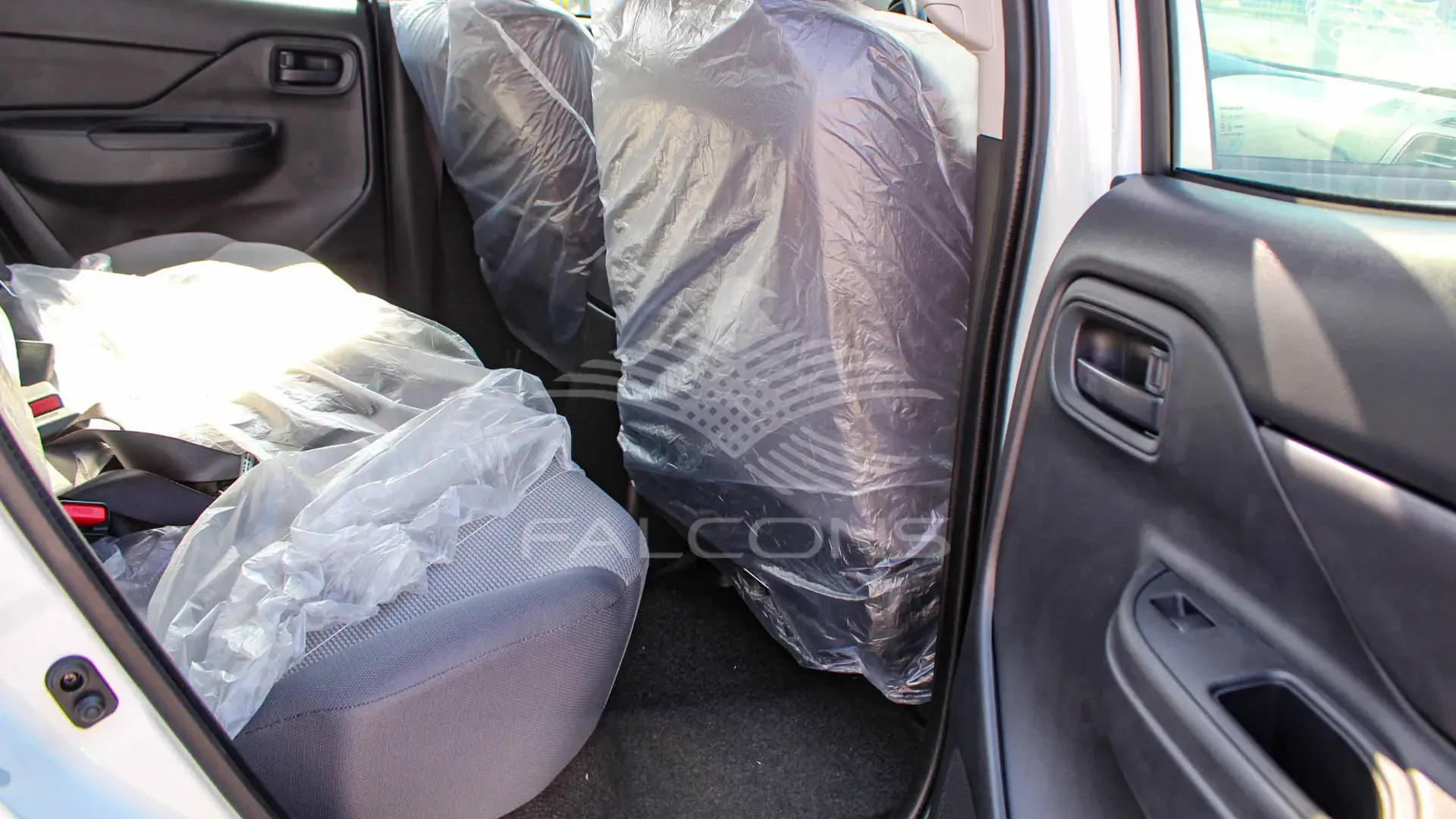 2.5L D DC 4WD CHROME MT - Image 13