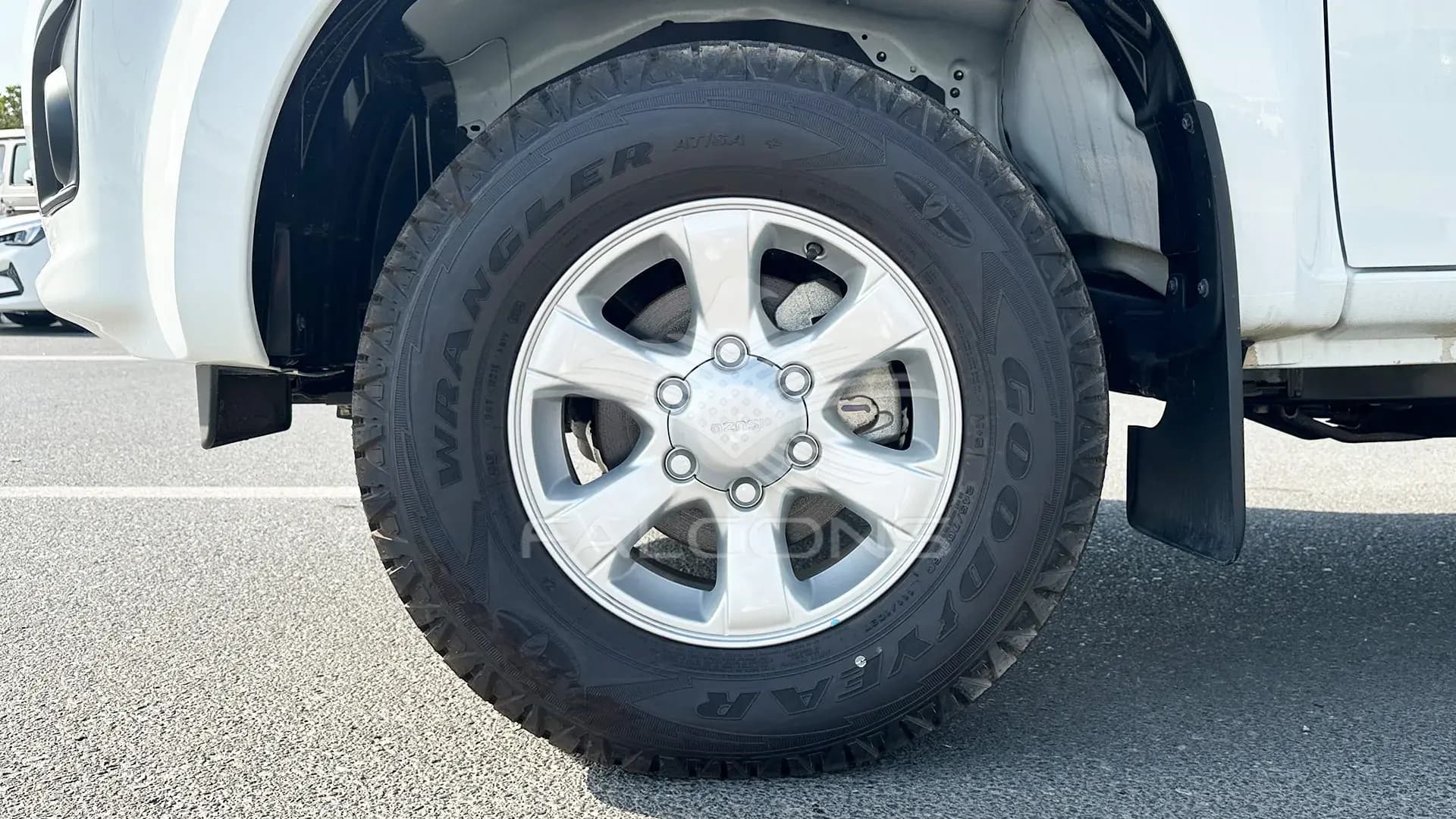 2.5L D DC 4x4 PWR A/W MID MT - Image 7