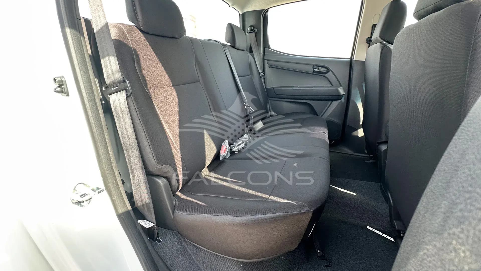 2.5L D DC 4x4 PWR A/W MID MT - Image 11