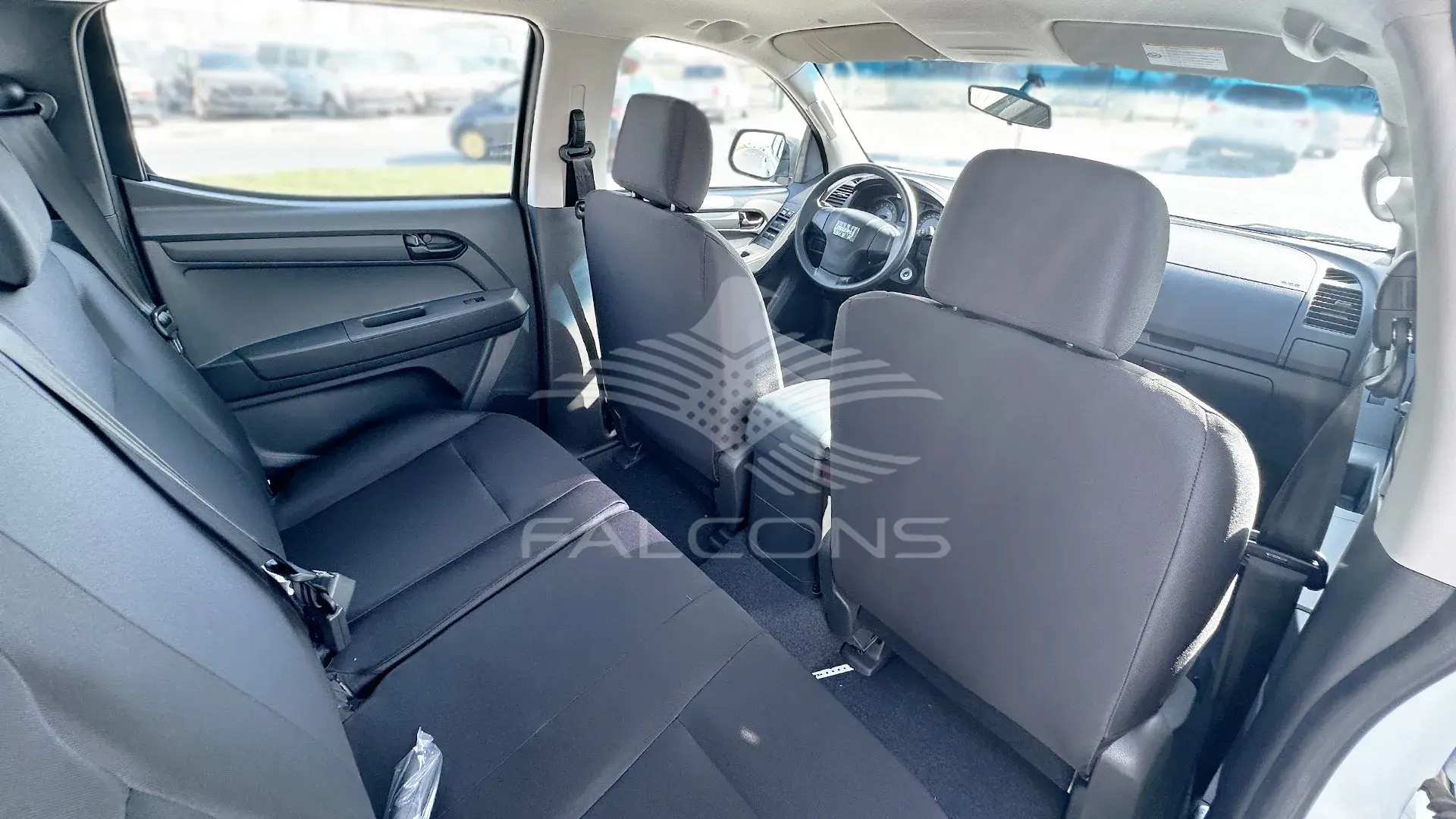 2.5L D DC 4x4 PWR A/W MID MT - Image 12