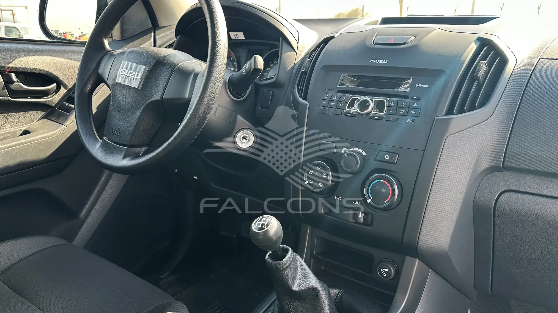 2.5L D DC 4x4 PWR A/W MID MT - Image 15