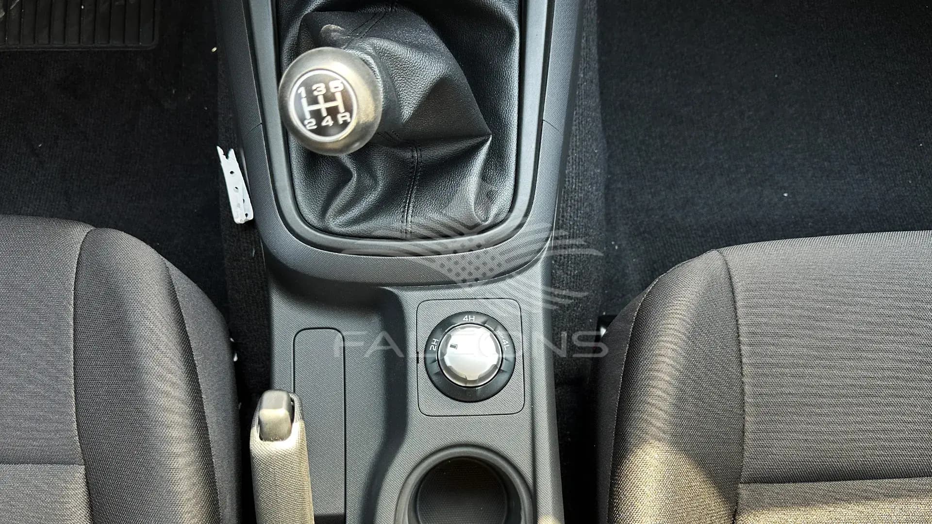 2.5L D DC 4x4 PWR A/W MID MT - Image 16