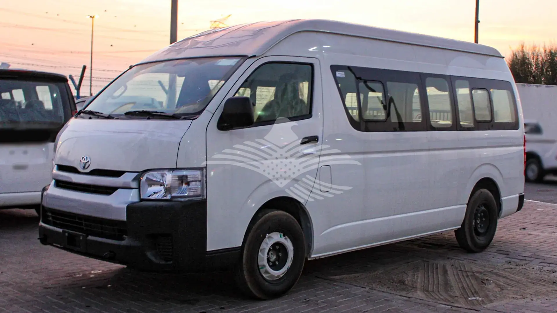 2.5L DLX Wide AC VAN MT
