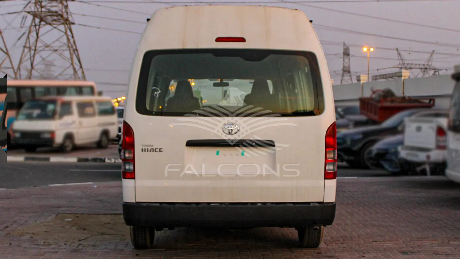 2.5L DLX Wide AC VAN MT - Image 4