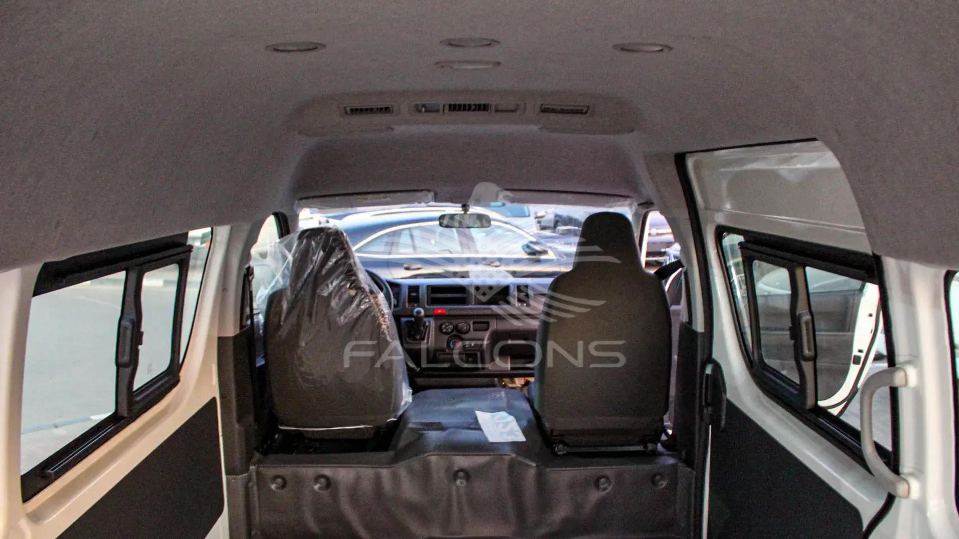 2.5L DLX Wide AC VAN MT - Image 10