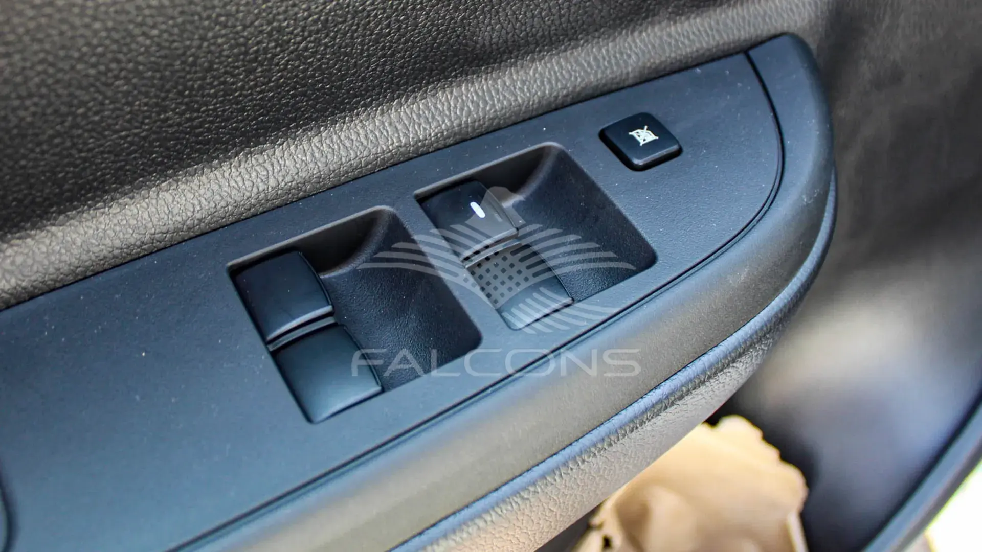 2.5L MT 2023 - Image 18