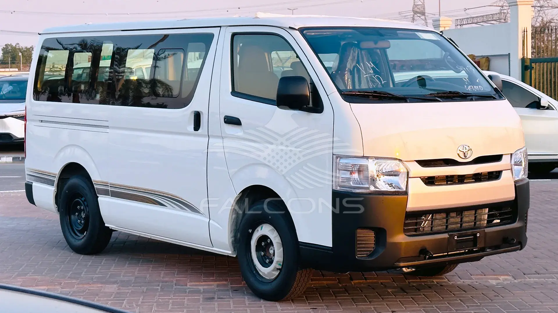2.5L STD ROOF MT WITH AC - Image 5