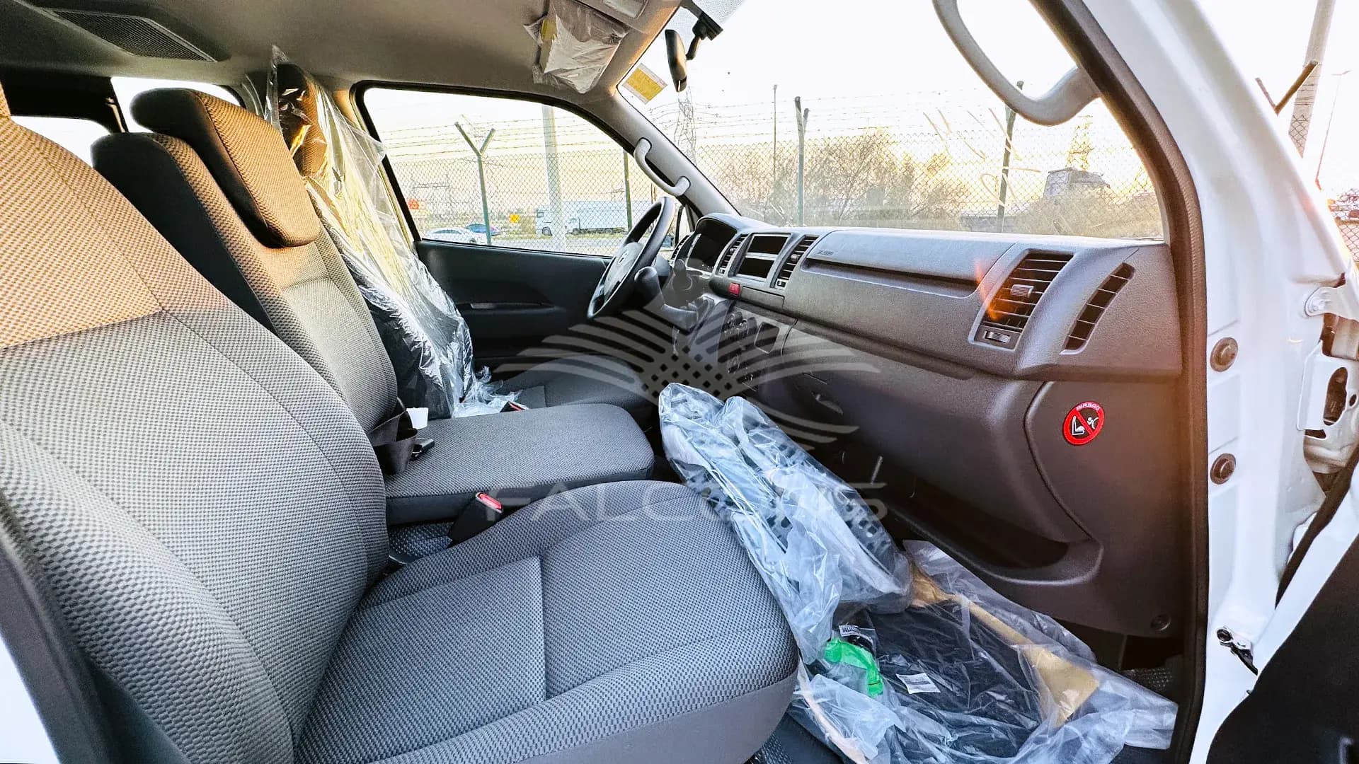 2.5L STD ROOF MT WITH AC - Image 10