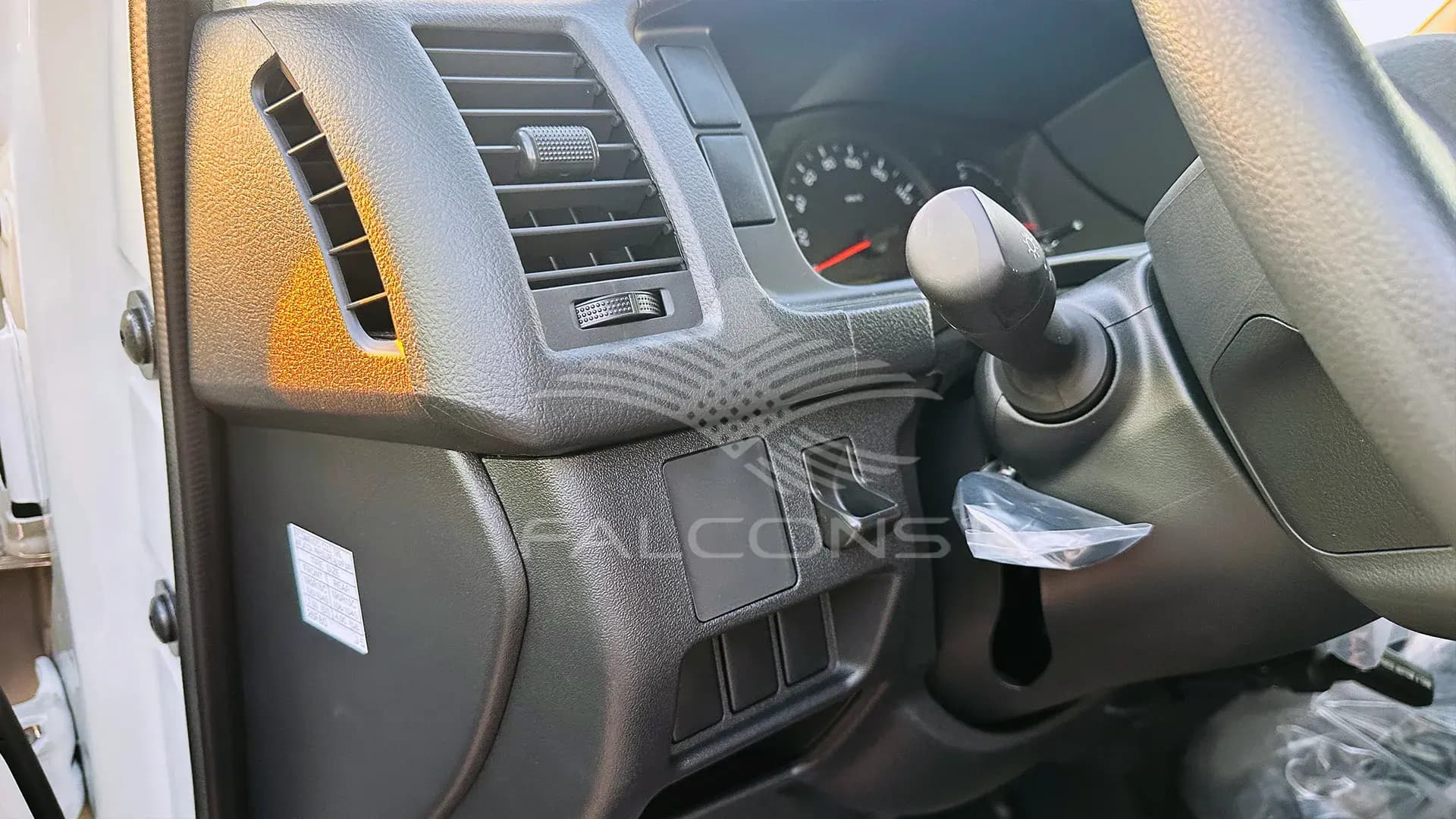 2.5L STD ROOF MT WITH AC - Image 12