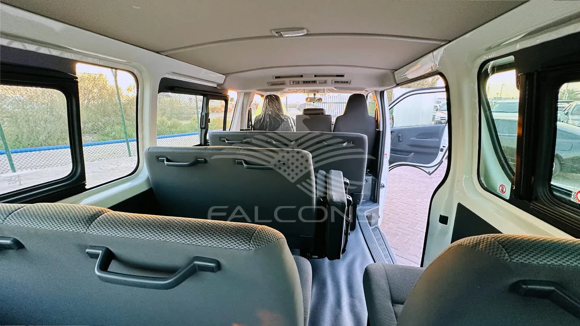 2.5L STD ROOF MT WITH AC - Image 14