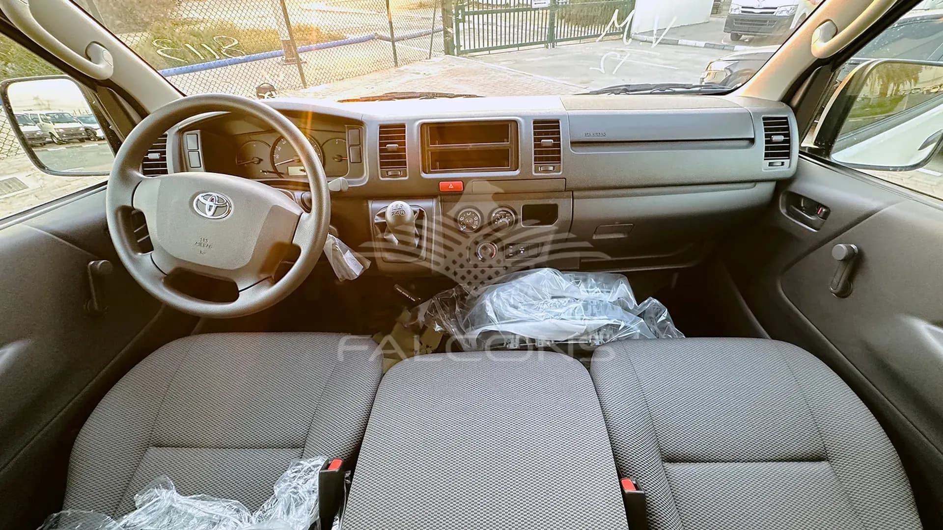 2.5L STD ROOF MT WITH AC - Image 15