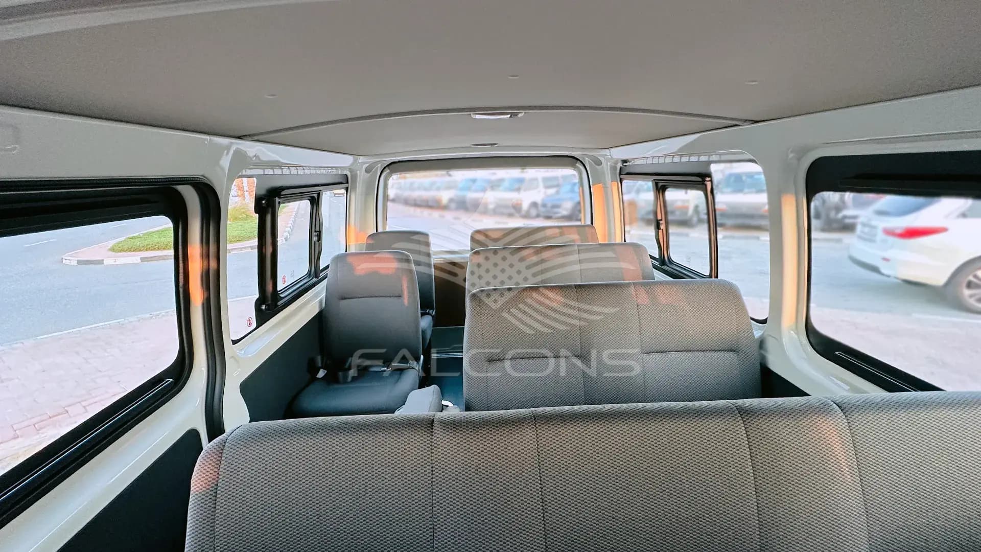 2.5L STD ROOF MT WITH AC - Image 16