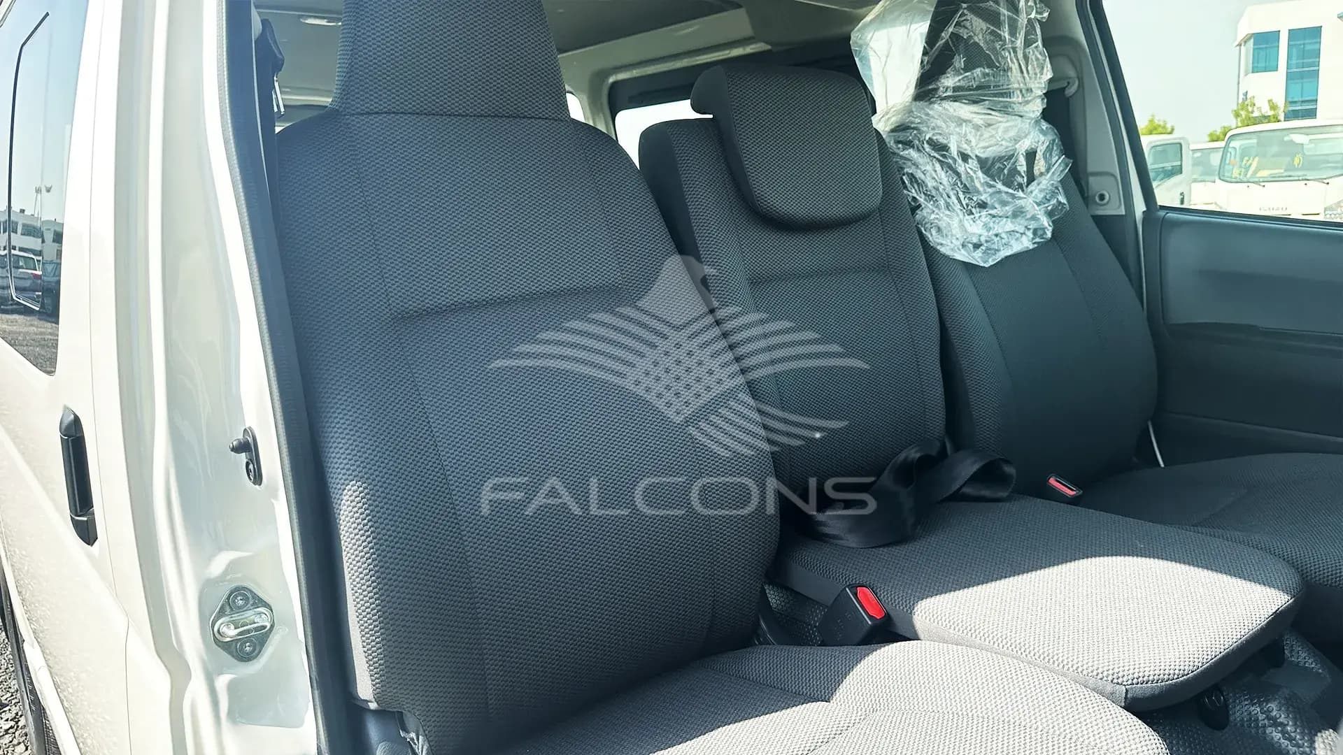 2.5L Turbo Diesel 15 Seater STD MT - Image 12