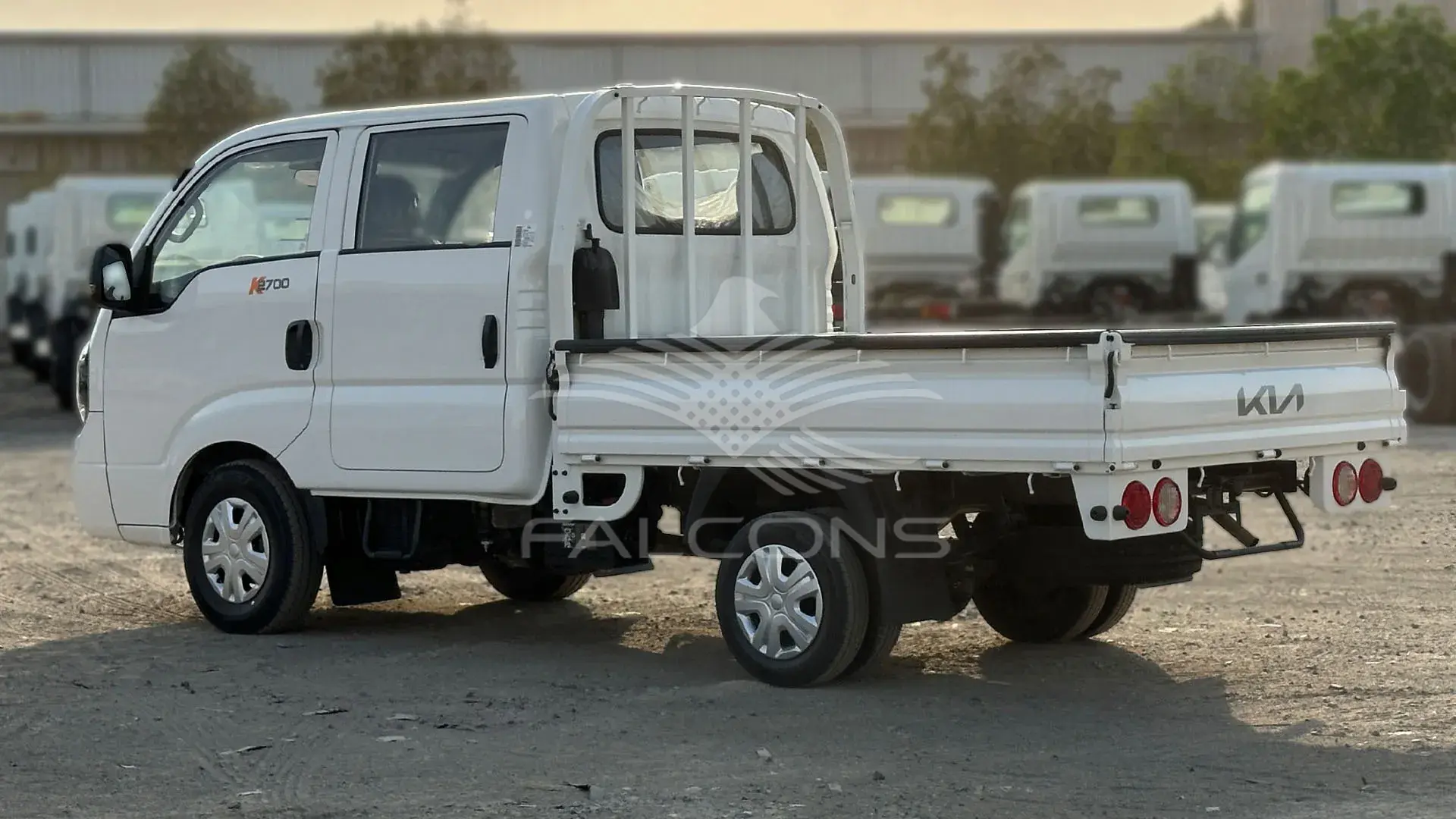 2.7L DOUBLE CABIN D MT - Image 2