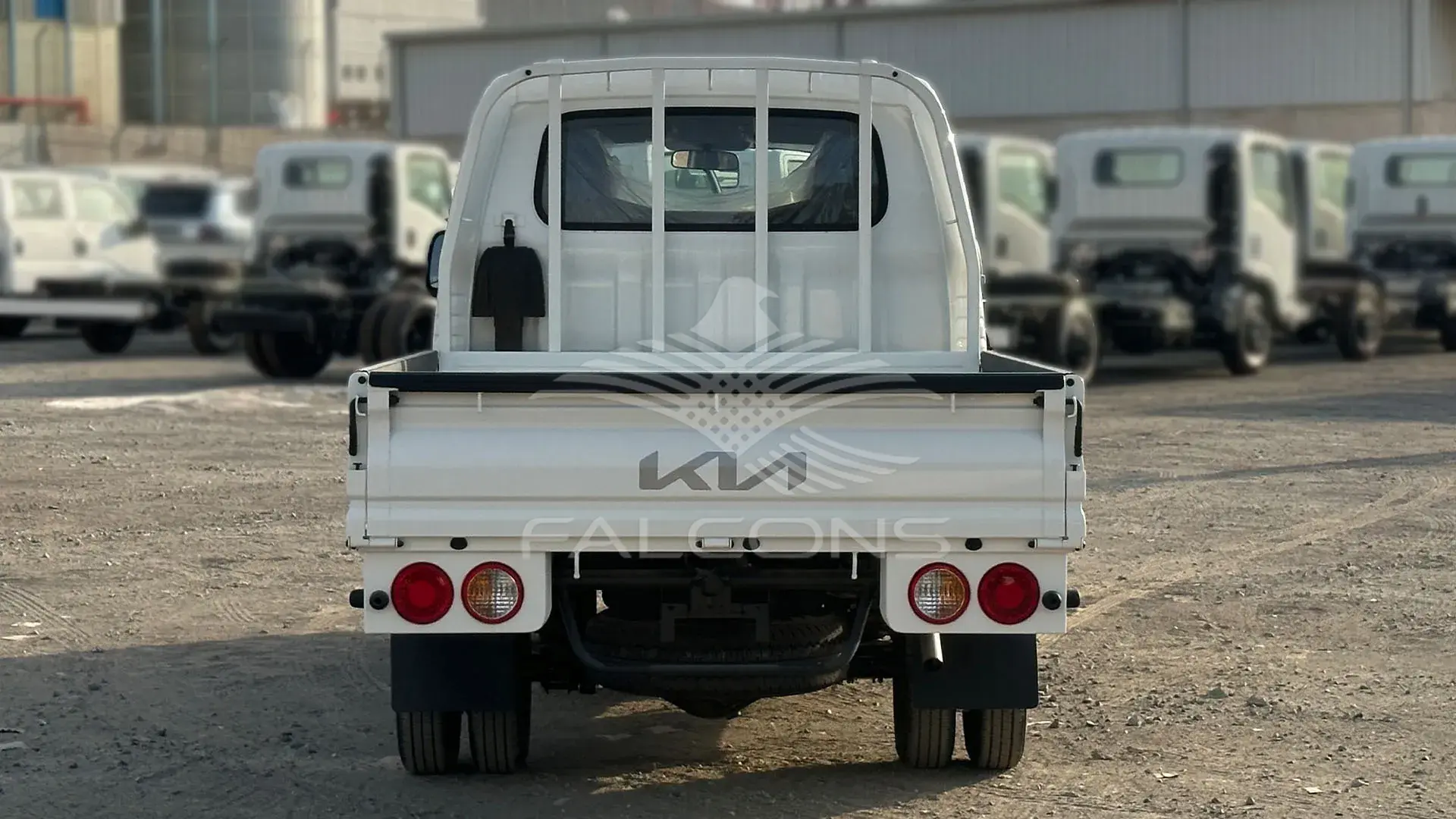 2.7L DOUBLE CABIN D MT - Image 3