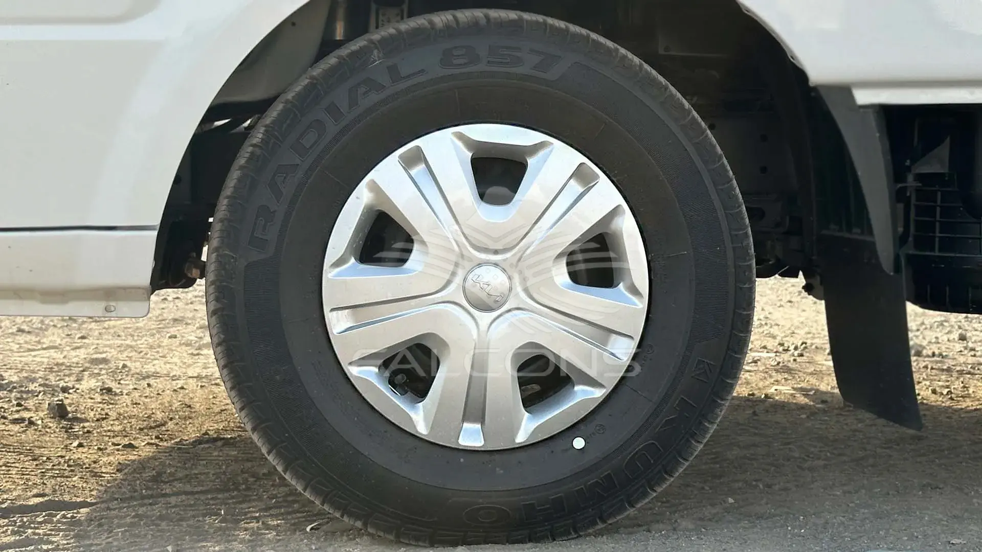 2.7L DOUBLE CABIN D MT - Image 7
