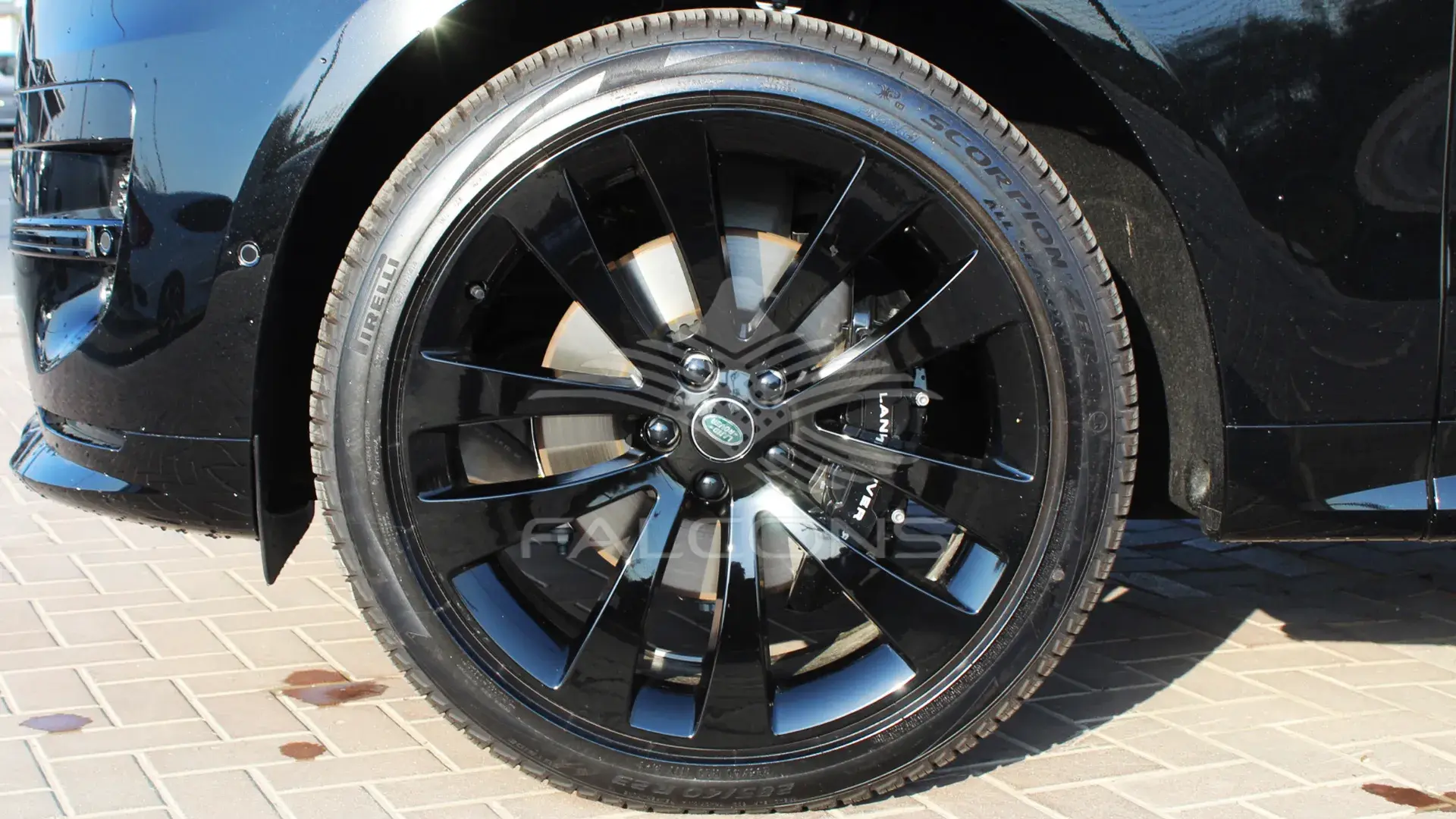 3.0L Sport Petrol P400 Autobiography AT - Image 7
