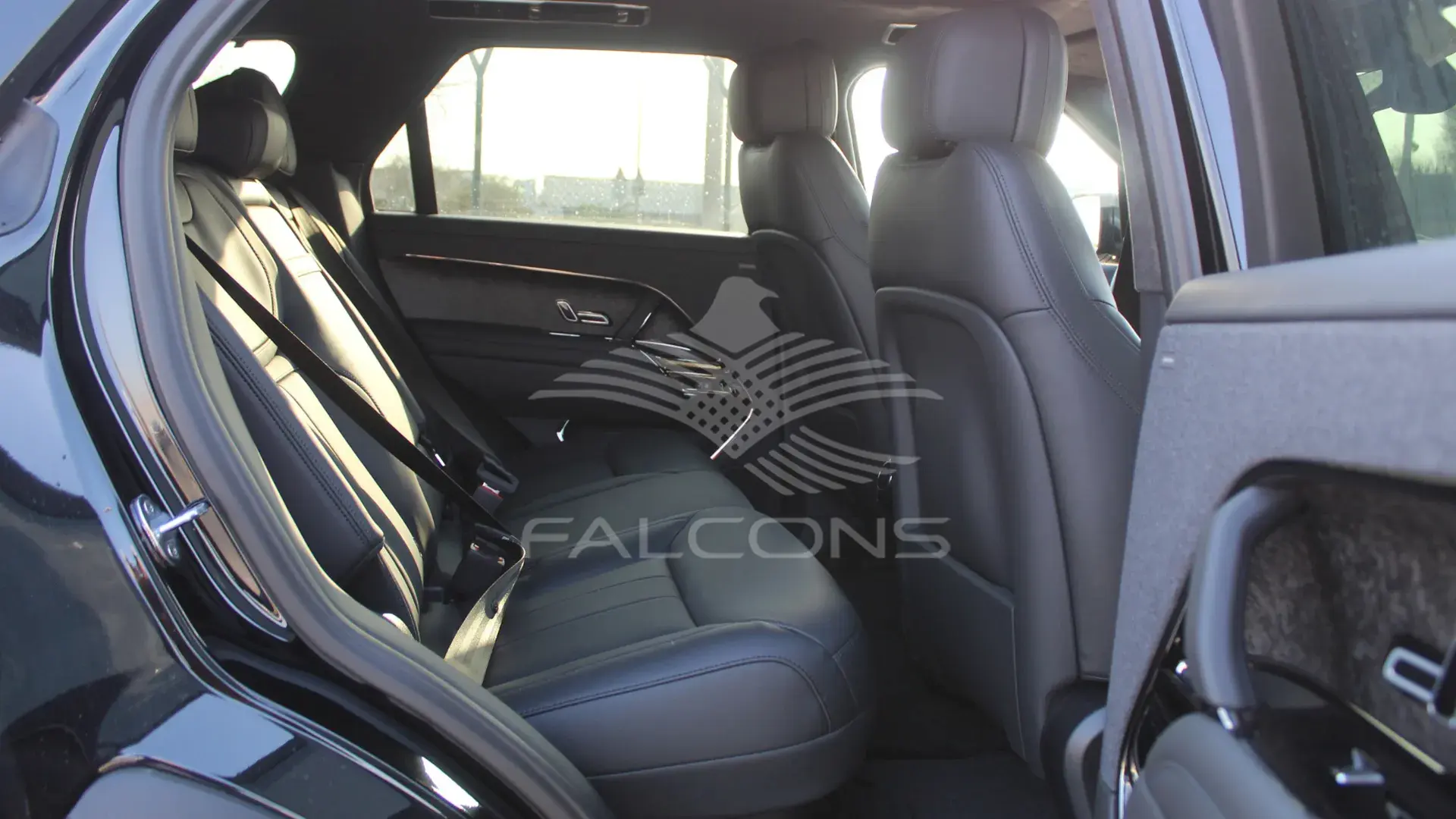 3.0L Sport Petrol P400 Autobiography AT - Image 14