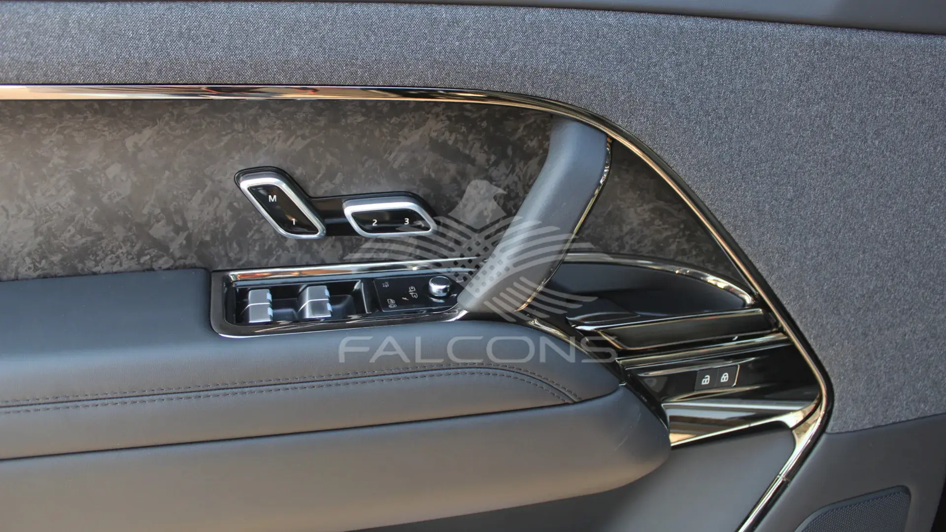 3.0L Sport Petrol P400 Autobiography AT - Image 16