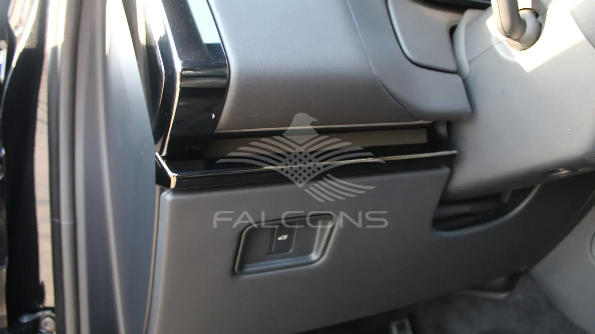 3.0L Sport Petrol P400 Autobiography AT - Image 17