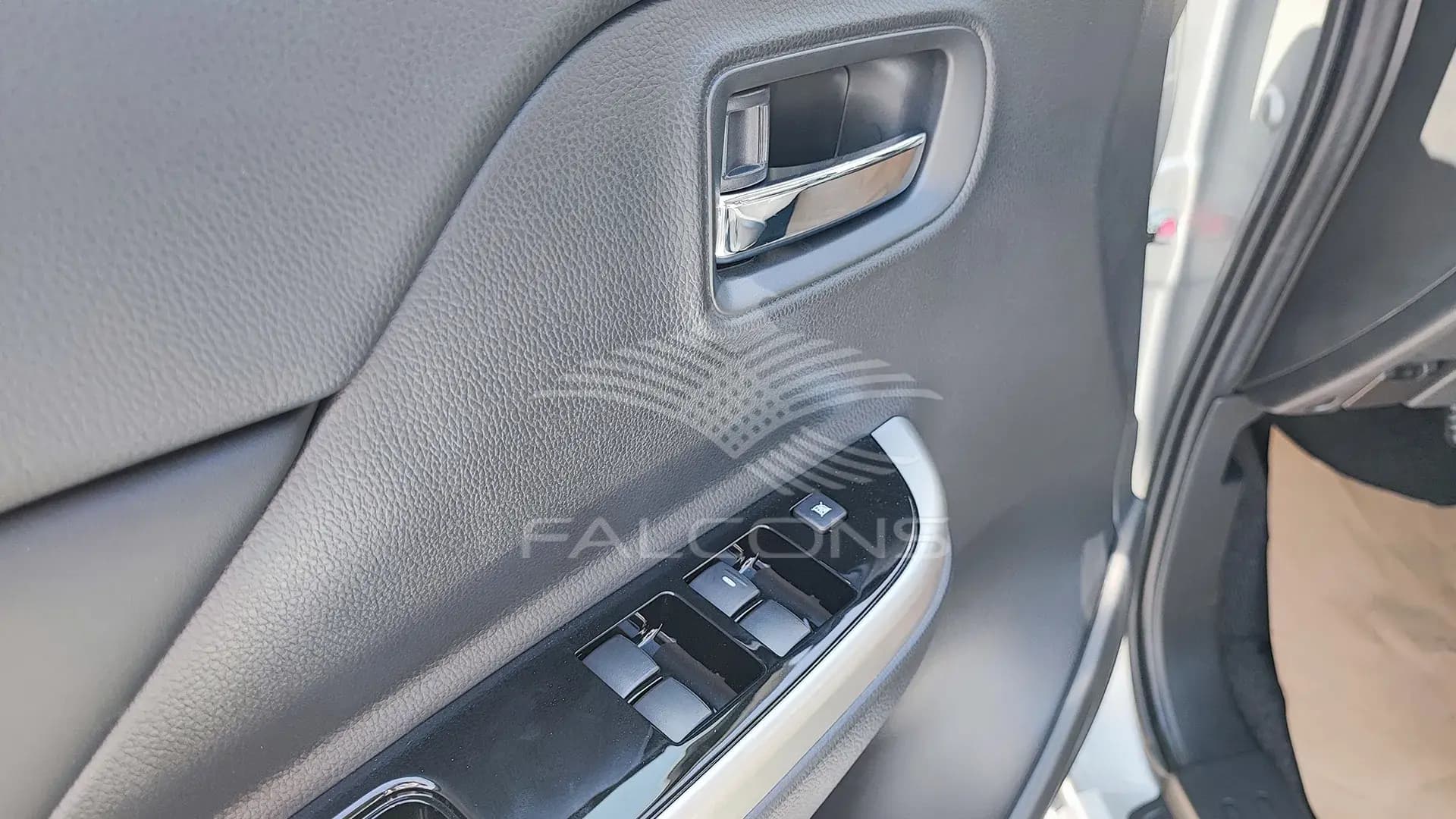 2.4L Sportero D DC 4WD AT - Image 17