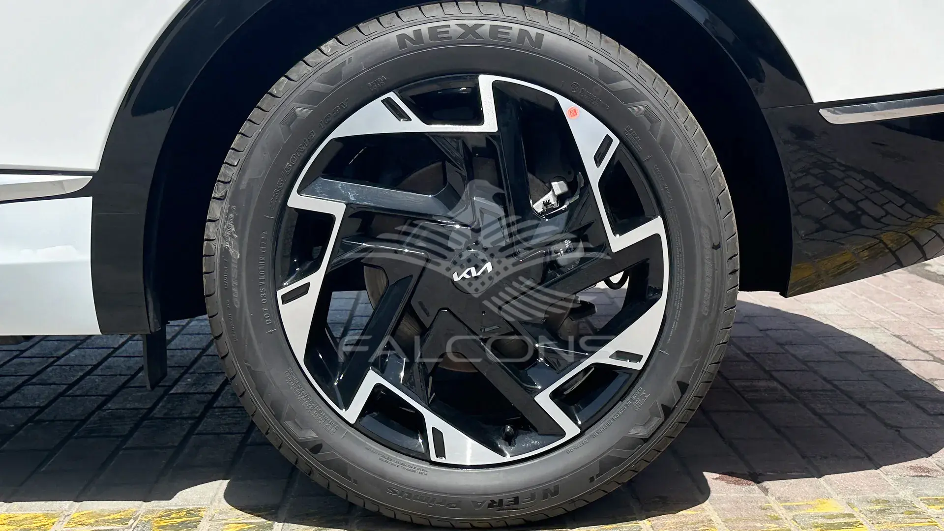 1.6L 2WD AT - Image 7