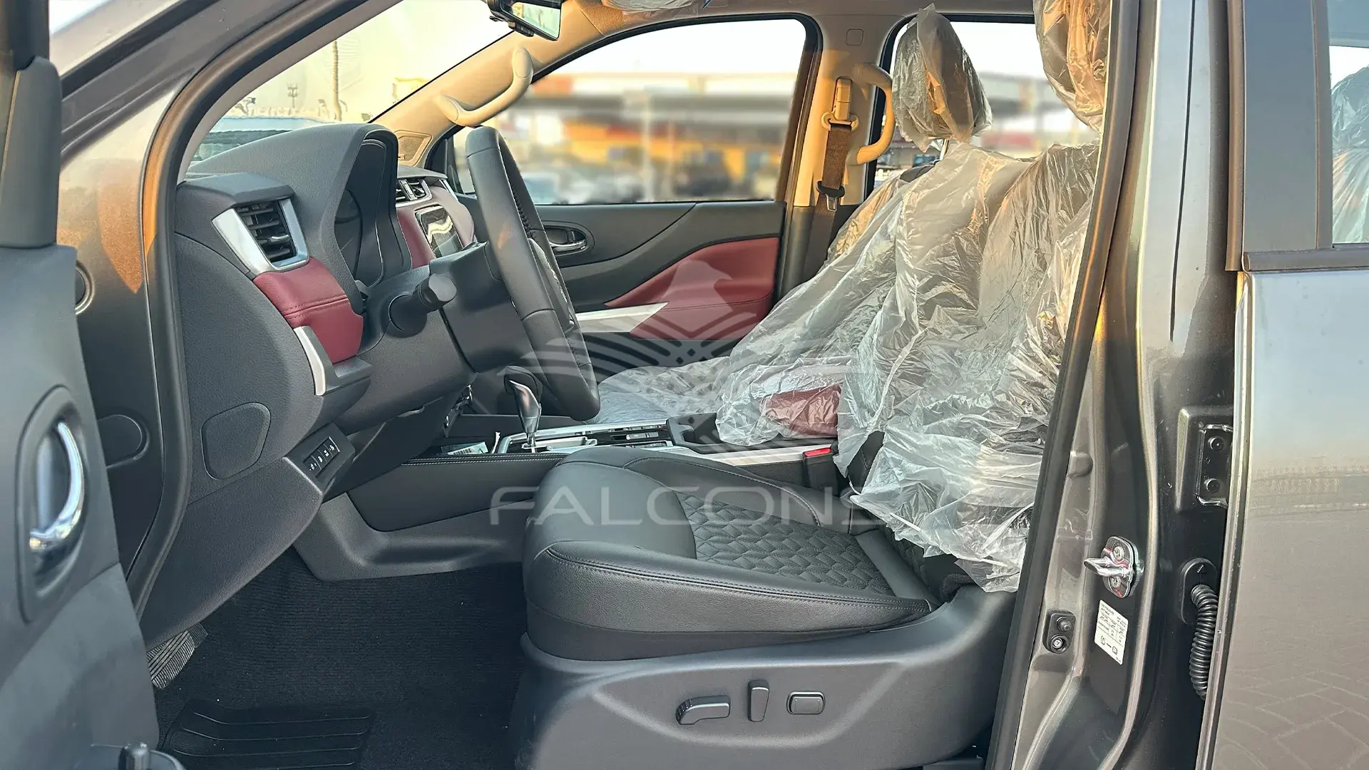 2.5L 4WD P 7S PLATINUM AT - Image 10