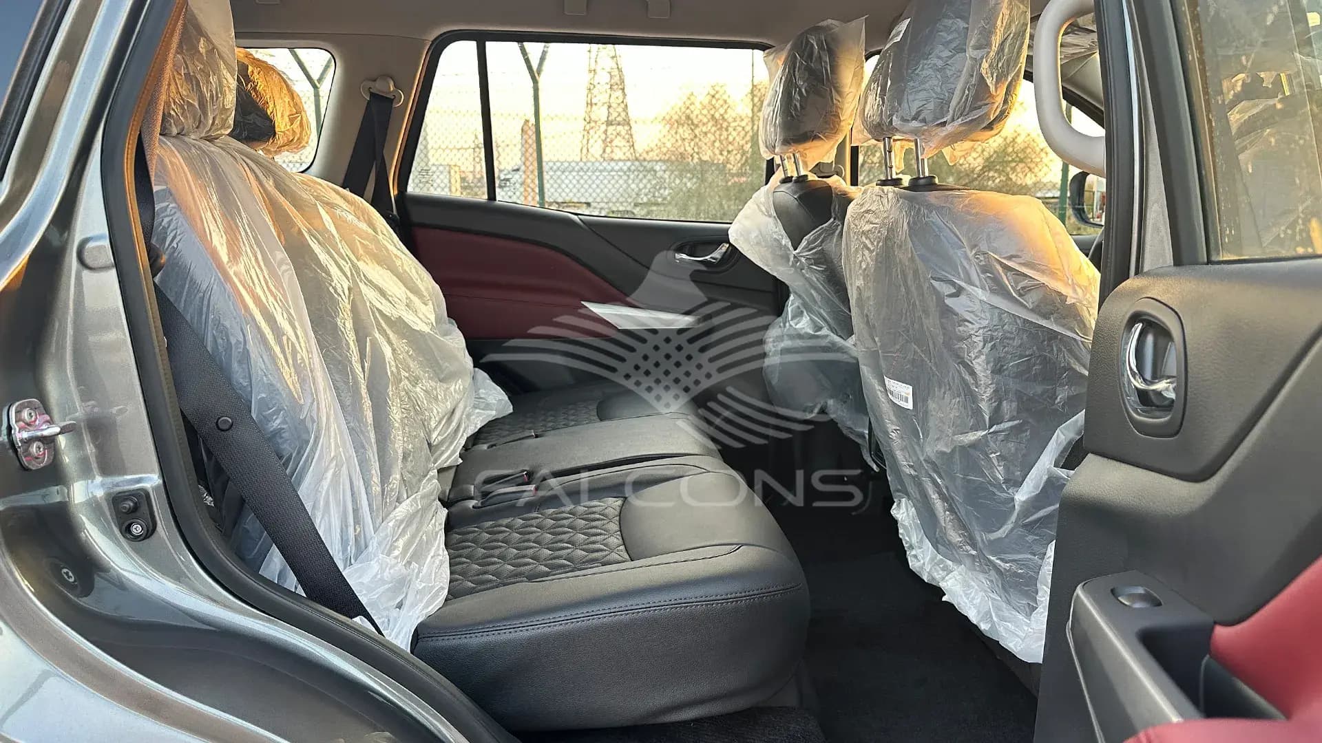 2.5L 4WD P 7S PLATINUM AT - Image 13