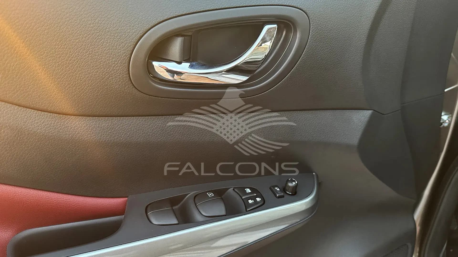 2.5L 4WD P 7S PLATINUM AT - Image 16